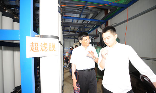杭州特种纸业为让富春江保持清澈引进污水膜处理设备