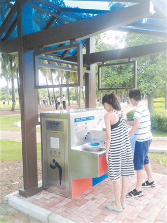 海口市万绿园风景园区内六台直饮水机已初步安装完毕