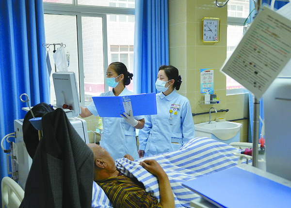 成华区援建丹巴县人民医院血透中心计划购进更多设备