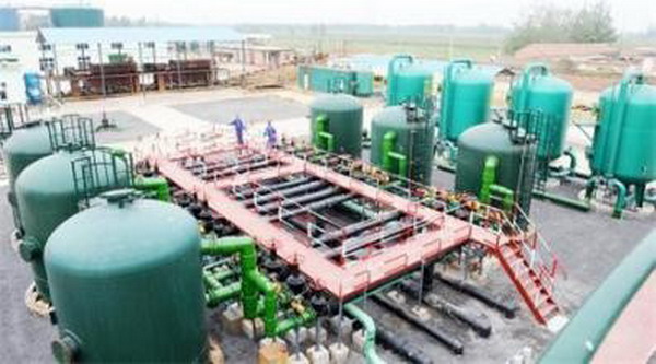 青海油田采出水回注使用专门的污水处理装置达标回注