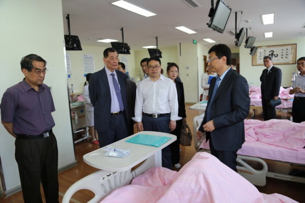 寿光市与台湾社区医院协会合作血透中心正式揭牌运营