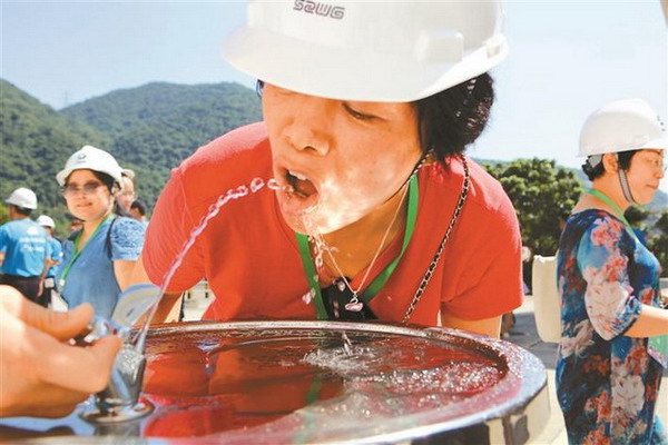 “直饮水之旅”深圳市民实地考察改造后的沙头角水厂