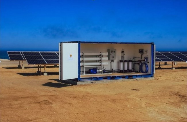 芬兰太阳能企业推出一款光伏发电集装箱海水淡化系统