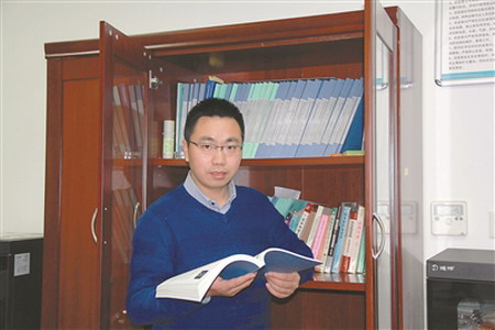 台国安，37岁，南京航空航天大学副教授，在机械结构力学及控制国家重点实验室工作