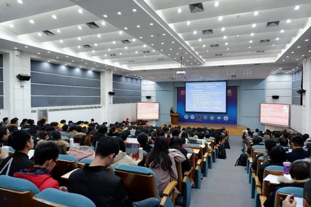 杨万泰院士出席第三届高分子科学与工程国际学术会议