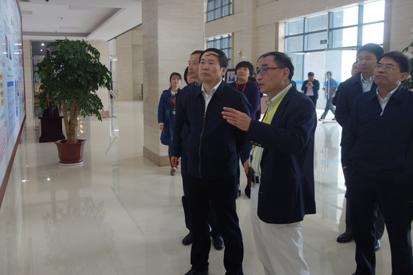 科技部副部长徐南平赴福建调研来到厦门大学听取汇报